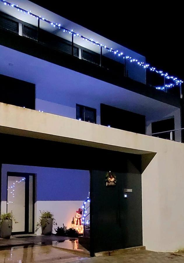 Geresmarinahouse Villa Luaran gambar