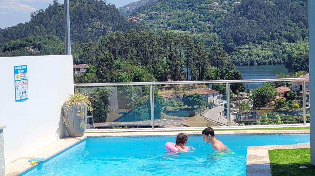 Geresmarinahouse Villa Luaran gambar