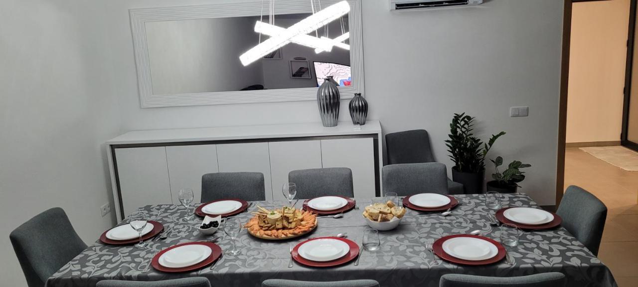 Geresmarinahouse Villa Luaran gambar