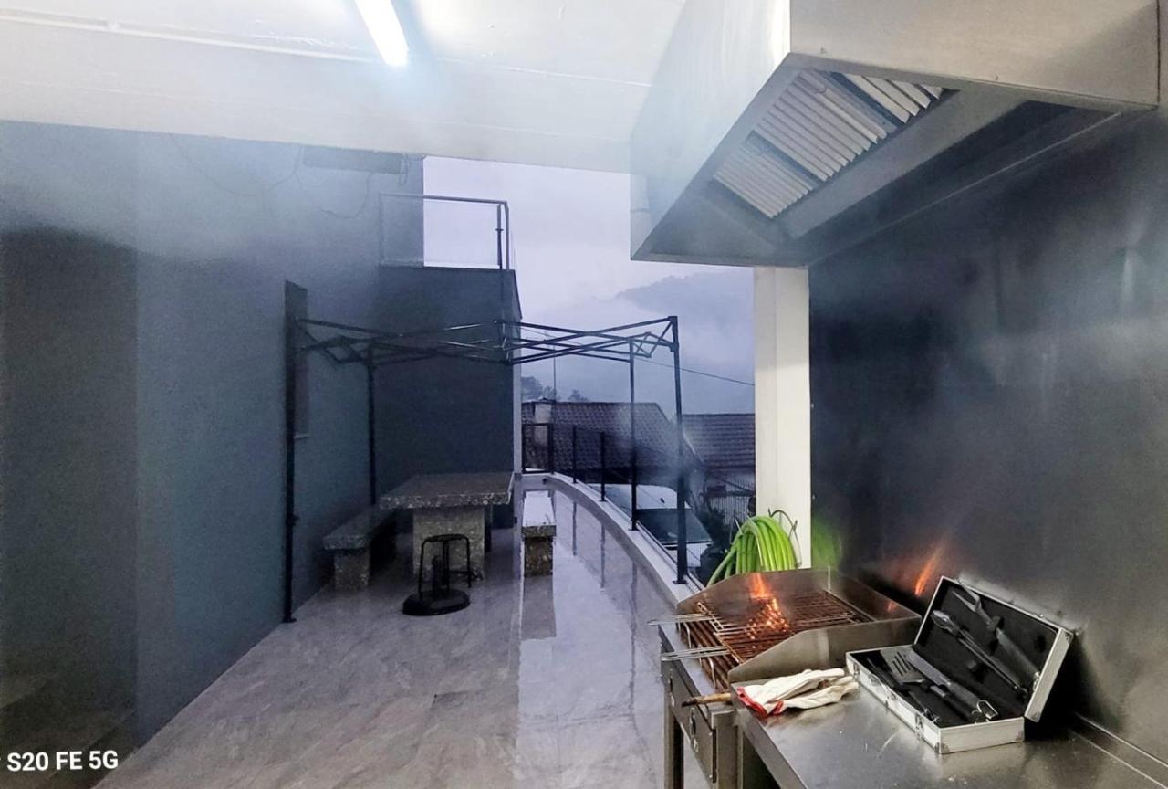 Geresmarinahouse Villa Luaran gambar